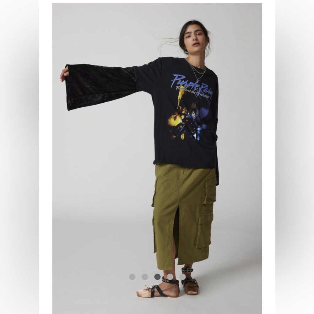 Urban Outfitters Urban Renewal Vintage Remade Velvet Sleeve Music Tee